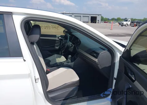 2019 Volkswagen Jetta 1.4T R-Line/1.4T S/1.4T Se z USA, uszkodzony, nr VIN 3VWC57BU4KM082366